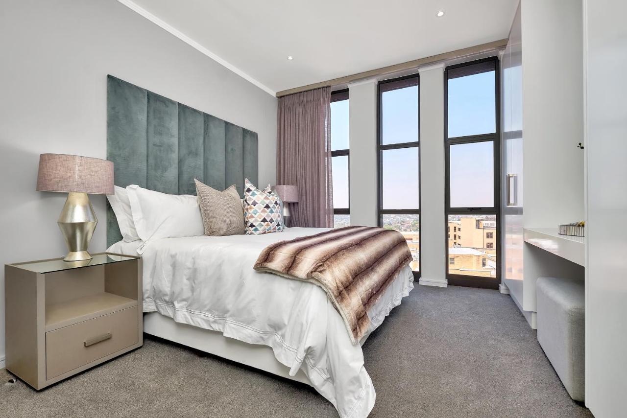 Sandton Apartment 15 West Road South โจฮันเนสเบิร์ก ภายนอก รูปภาพ